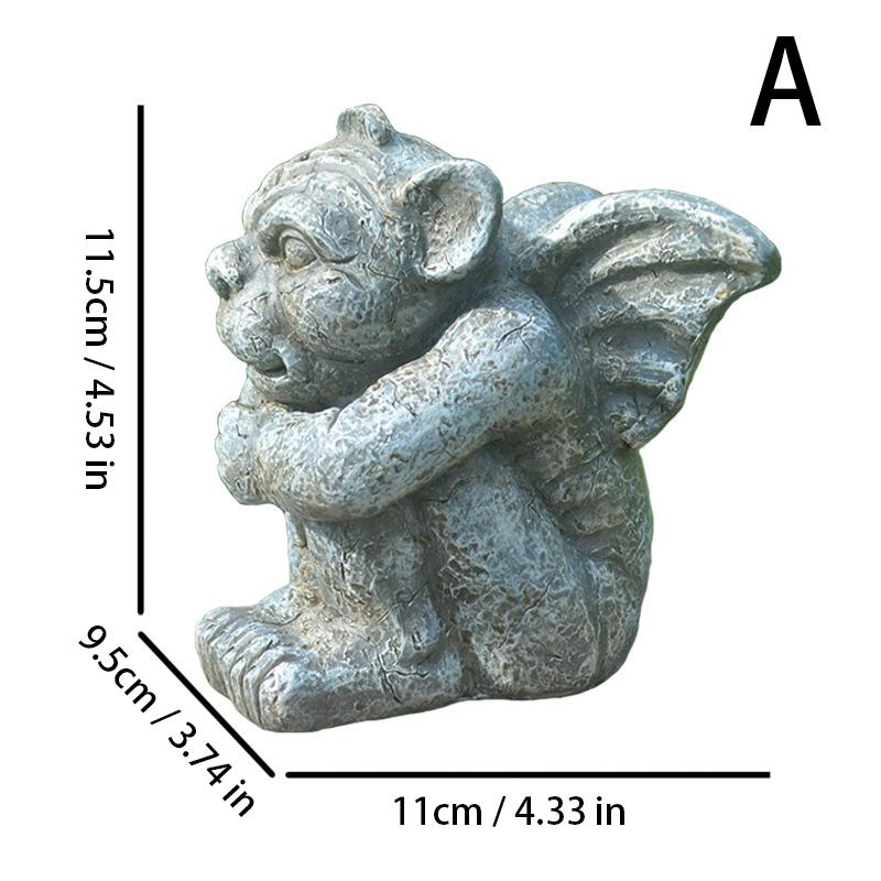 Gargoyle Ornament Retro Middle Ages Garden Decoration Gargouille Guardian Deity Sitting Posture Resin Handicraft Figurine