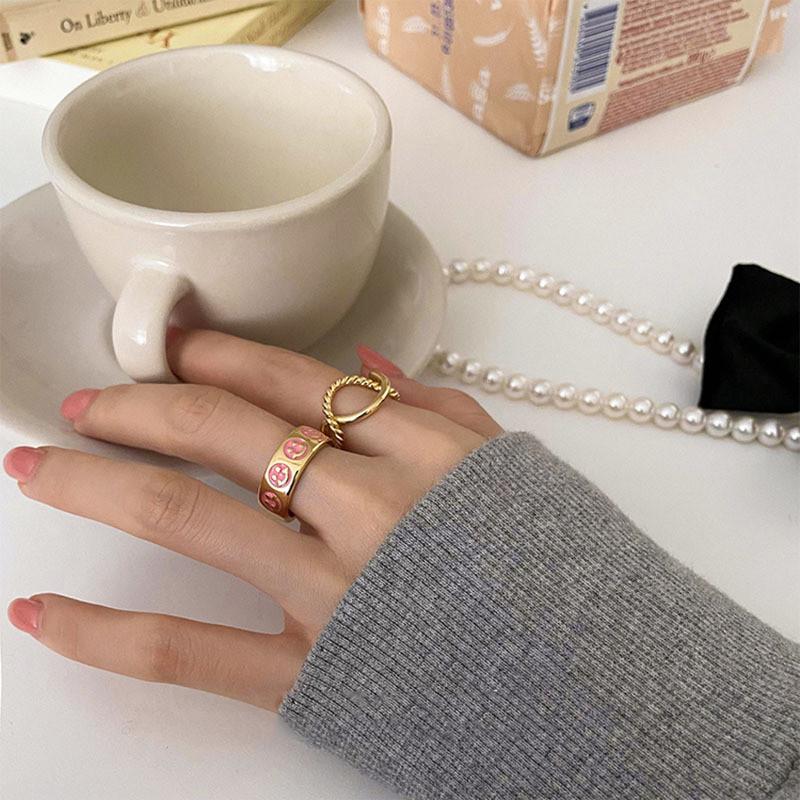 Unique Vintage Pink Drip Glaze Smile Face Ring For Women Stylish Wear Everyday