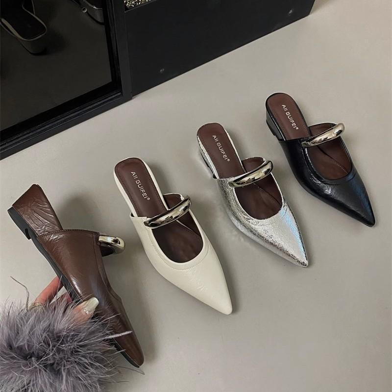 Niche high-end pointed metal buckle bag head thick heel slippers outer wear summer 2025 new retro cool slippers women