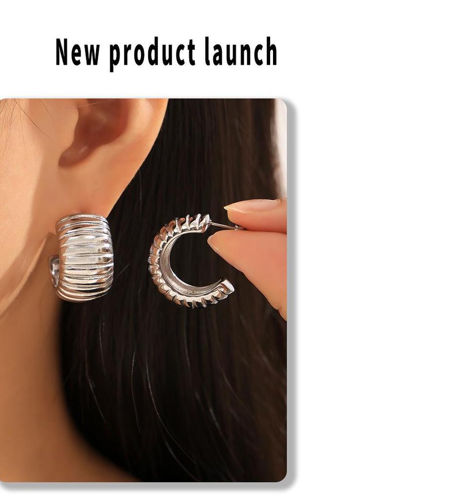 18K Gold-Plated Titanium Steel C-Shaped Stripe Earrings - Elegant, Lightweight, Non-Fading, Luxurious for Women