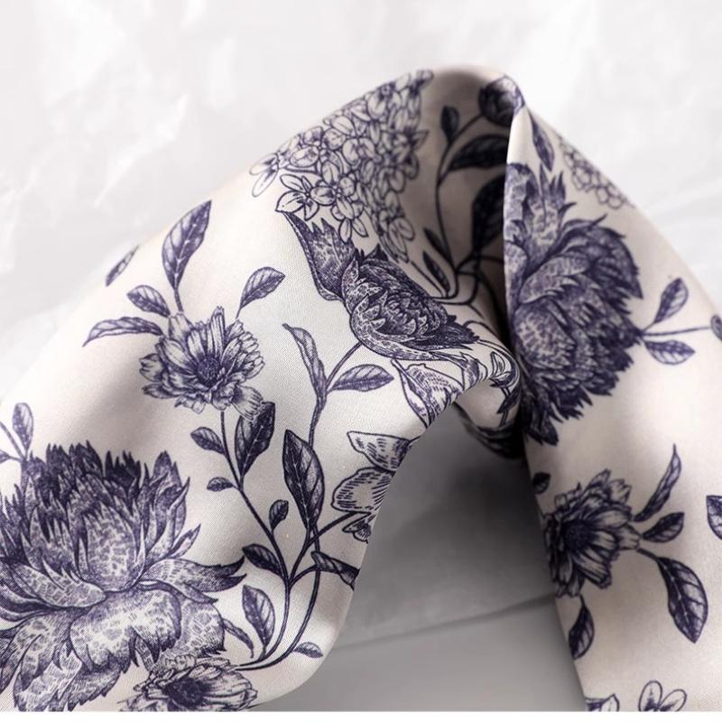Women's Magnetic Buckle Neck Scarf Polka Dot Paisley Stripe Printed Thin Ribbon Scarf For Shirt Work Outfit Spring Summer Styling