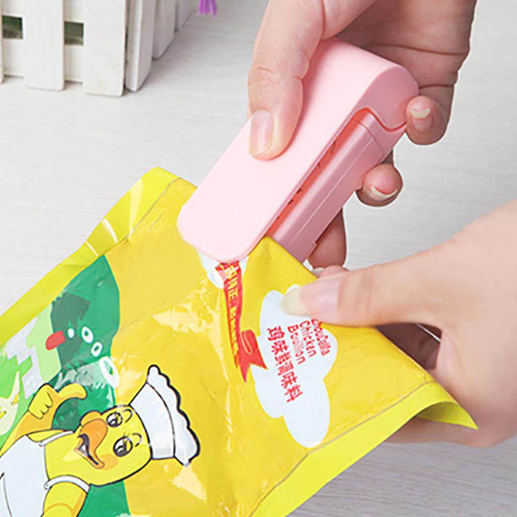 Mini Portable Manual Vacuum Sealer Fresh‑keeping Food Snack Sealing Machine