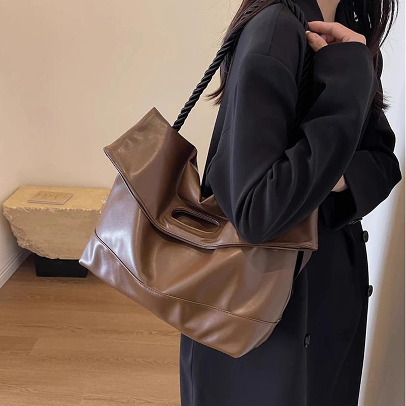 Autumn and winter single shoulder oblique span bag women's versatile large-capacity briefcase pu retro temperament tote bag high-end sense