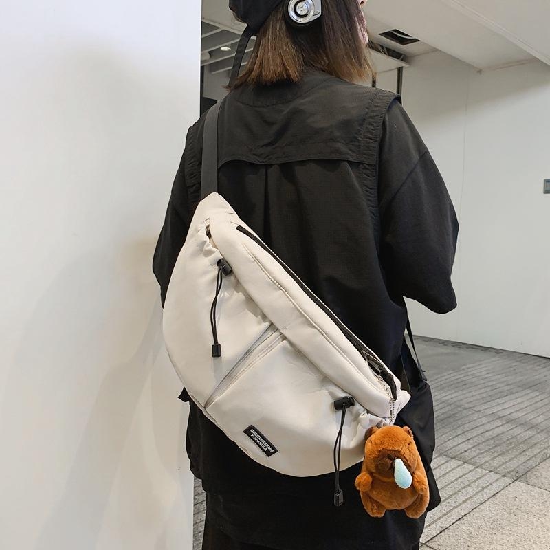 Crossbody-veske Sportsveske for menn med stor kapasitet brystveske for kvinner