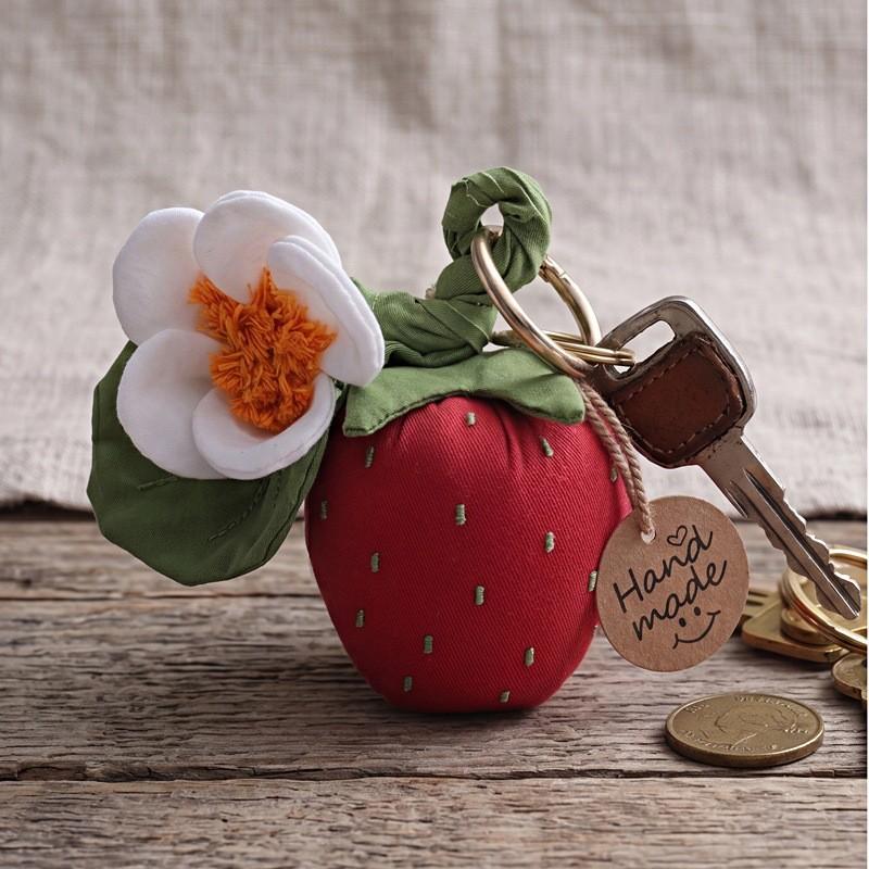 Apple And Pear Plush Keychain With Polyester Material For Cute Gift And Decoration