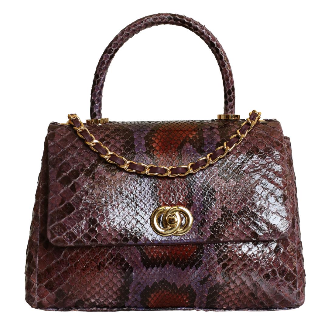 

Модель женской сумки из натуральной кожи ограниченного выпуска