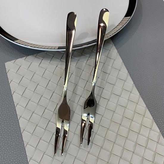 Fruit Fork Double Tine 5.5 Inch Stainless Steel Forks for Fruits Cakes Desserts Snacks Rust-Resistant 304 Food Grade Metal Forks for Party Hotel