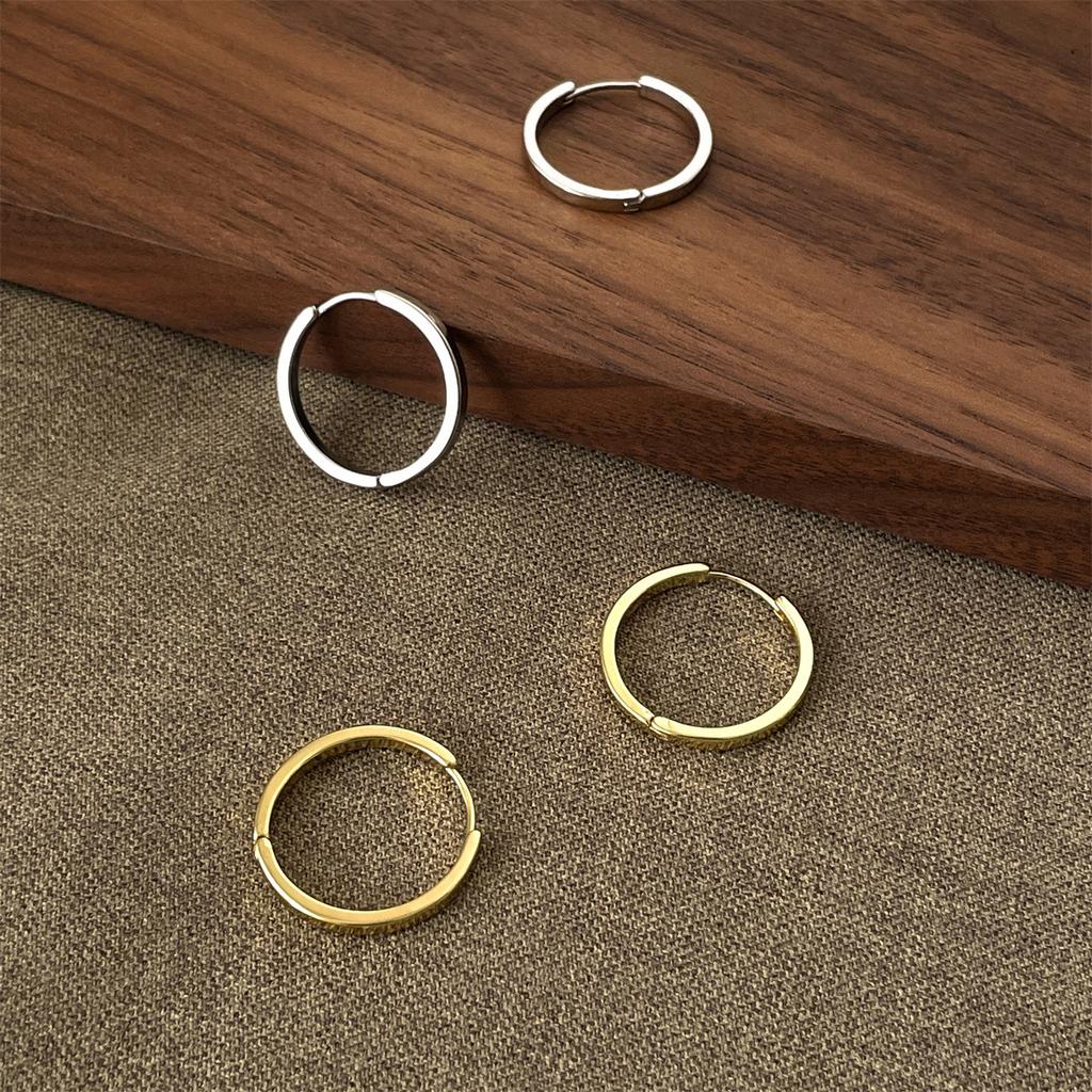925 Silver Needle Plain Ring Earrings Light Luxury Fashion High Temperament Earrings Simple and Exquisite Versatile Autumn and Winter Ear Jewelry