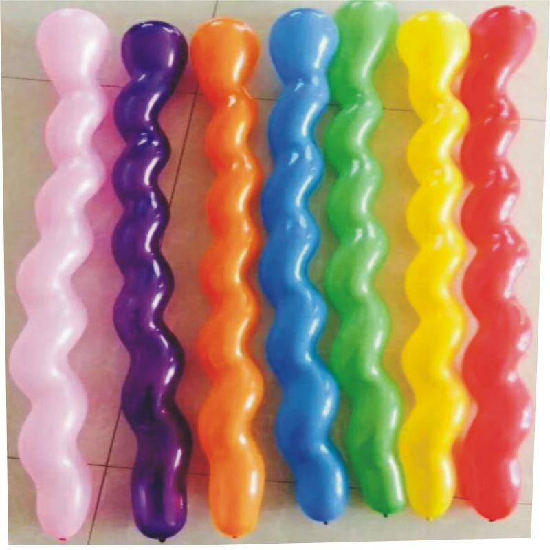 Sound-Making Flying Rocket Balloon for Kids' Outdoor Fun In the Park