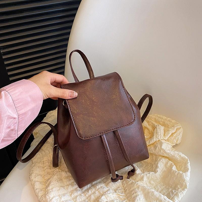 Schoolbag is popular this year, Korean version of retro versatile ins commuter leisure bag 1011 spring new women's backpack