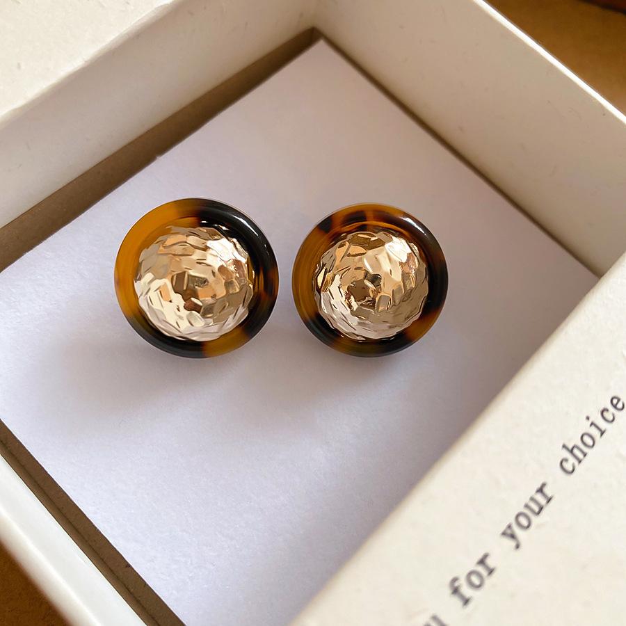 French retro autumn and winter geometric leopard print earrings stud earrings personalized earrings design sense niche