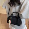 Vintage matte handbag women's 2025 new niche bowling pillow bag commuter shoulder messenger bag