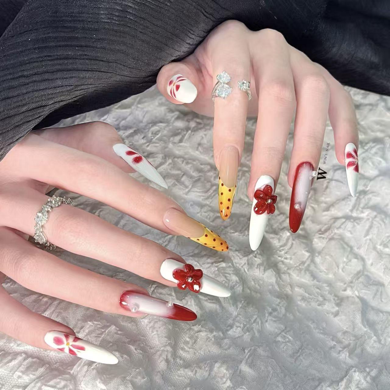 

Polka Dot French Style 3D Nail Art: Hand-Painted Wearable Nail Tips with a High-End European and American Aesthetic Large