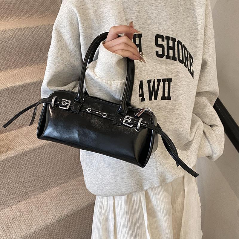 Korean version of fashion portable pillow bag women's 2025 spring new fashion versatile popular shoulder messenger bag