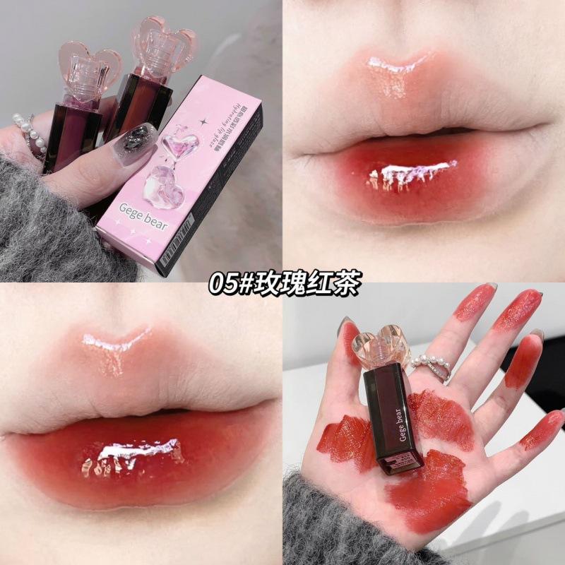

Sweetheart Translucent Moisturizing Lip Gloss, long-lasting and color-enhancing, not prone to smudging or staining the cup. one size