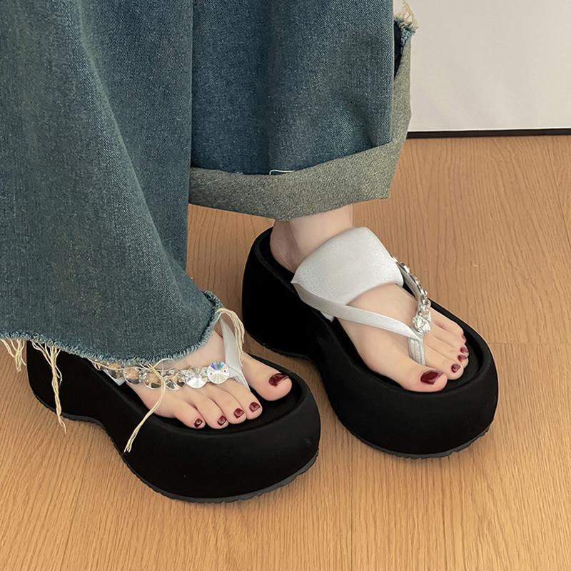 Fashion House Slippers Platform Glitter Slides Female Shoes Summer Clogs Woman Rubber Flip Flops Fashion Soft Jelly 2025 Beach Hawaiian