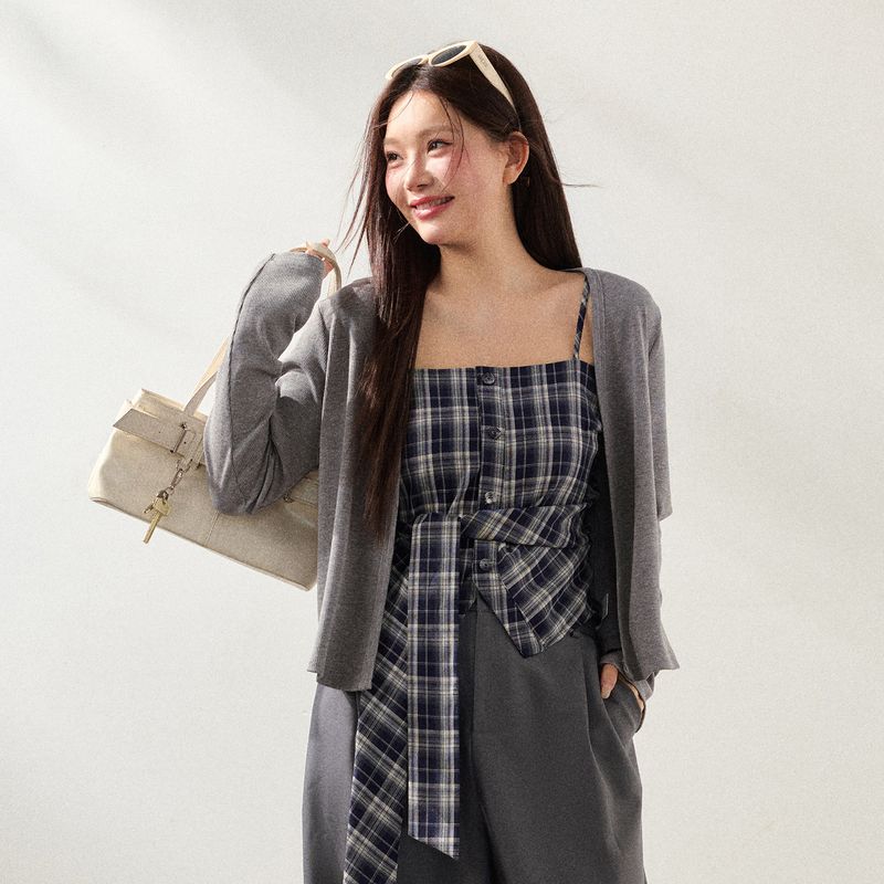 

New Plus-Size Women s Clothing for Slightly Chubby Women, Korean Style Early Spring Slimming Plaid Suspender Gray Cardigan and Pants Set Cardigan 2XL
