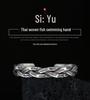 Women's Retro Fish Twist Bracelet – Individualistic and Fashionable Hand Jewelry