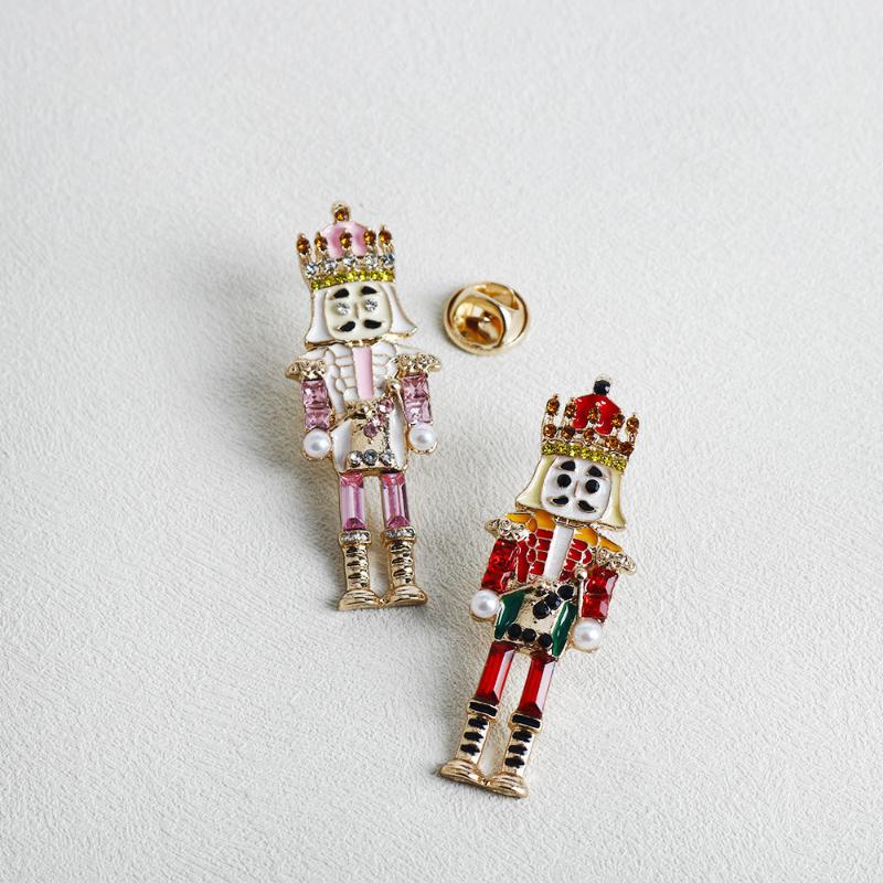 1Pcs Alloy Christmas Lapel Pin Nutcracker Soldier Enamel Rhinestone Brooch Holiday Jewelry For Daily Outfit Decoration