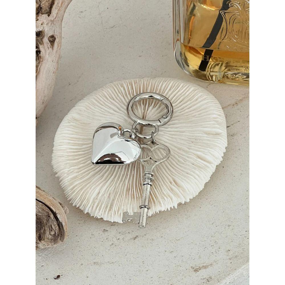 

bookaz [bookaz] Bold Heart Key Key Ribbon Silver Keyring Bold Keychain