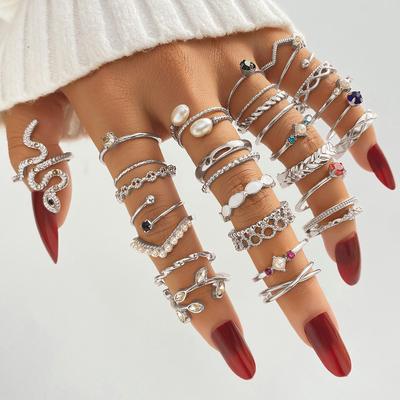 Set da 30 pezzi Set di anelli carini Pietre preziose colorate Set di anelli classici eleganti Affascinante semplice serpente scavato Anelli da donna Accessori