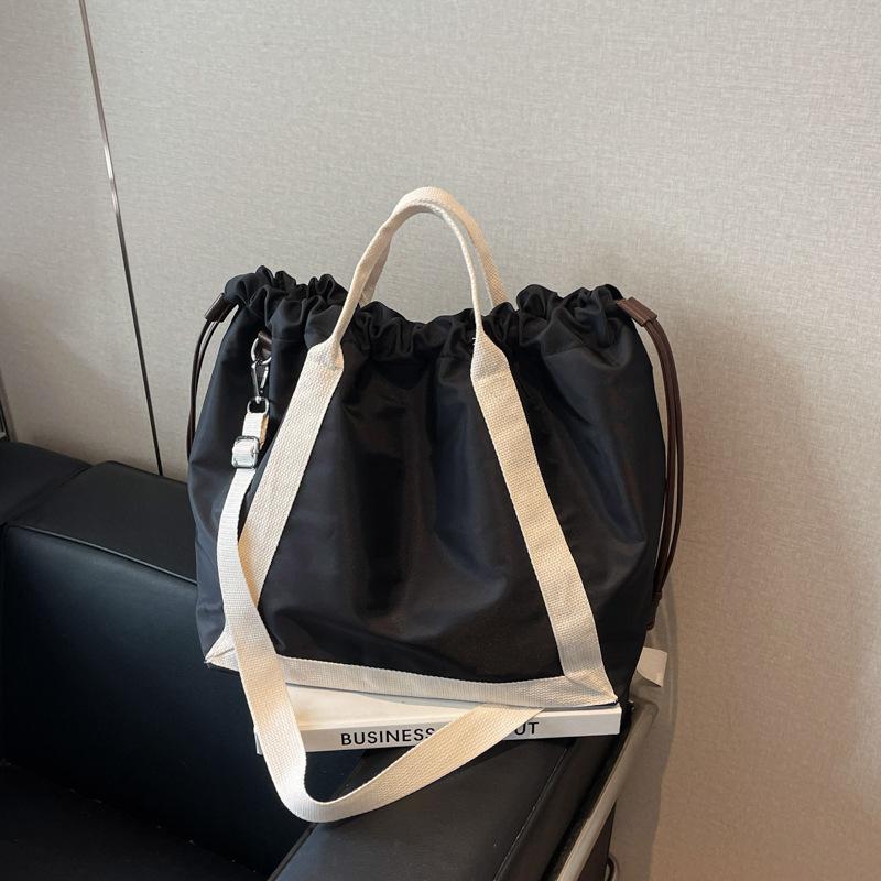 Bag Women's Large-capacity New Summer Casual Messenger Bag Portable Drawstring Folds Class Tote Bag