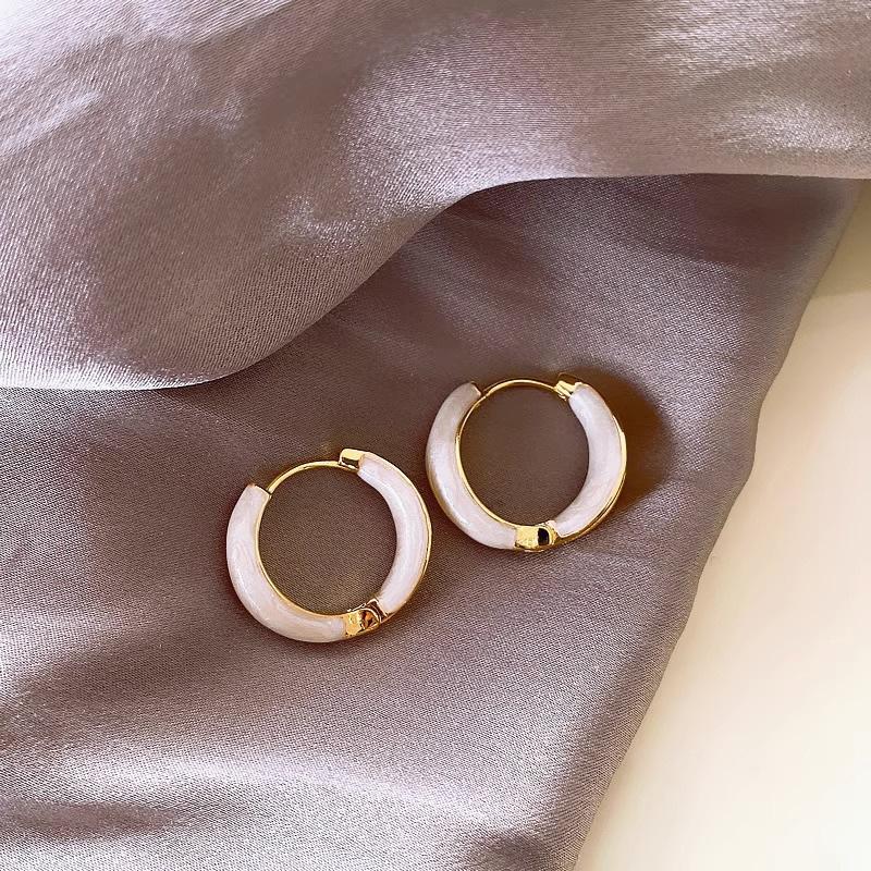 Female High-end Niche Earrings 1 pair of earrings белый
