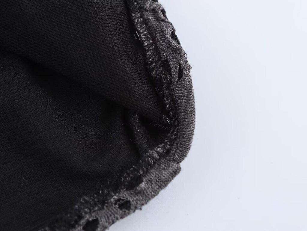 2024 Winter Women's Retro Ripped Long Sleeve Crew Neck Top - European & American Style