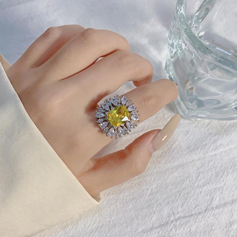 Elegant Candy Color Gemstone Ring for Women - Versatile, Openable, Stylish Index Finger Accessory & Celebrity Gift Adjustable