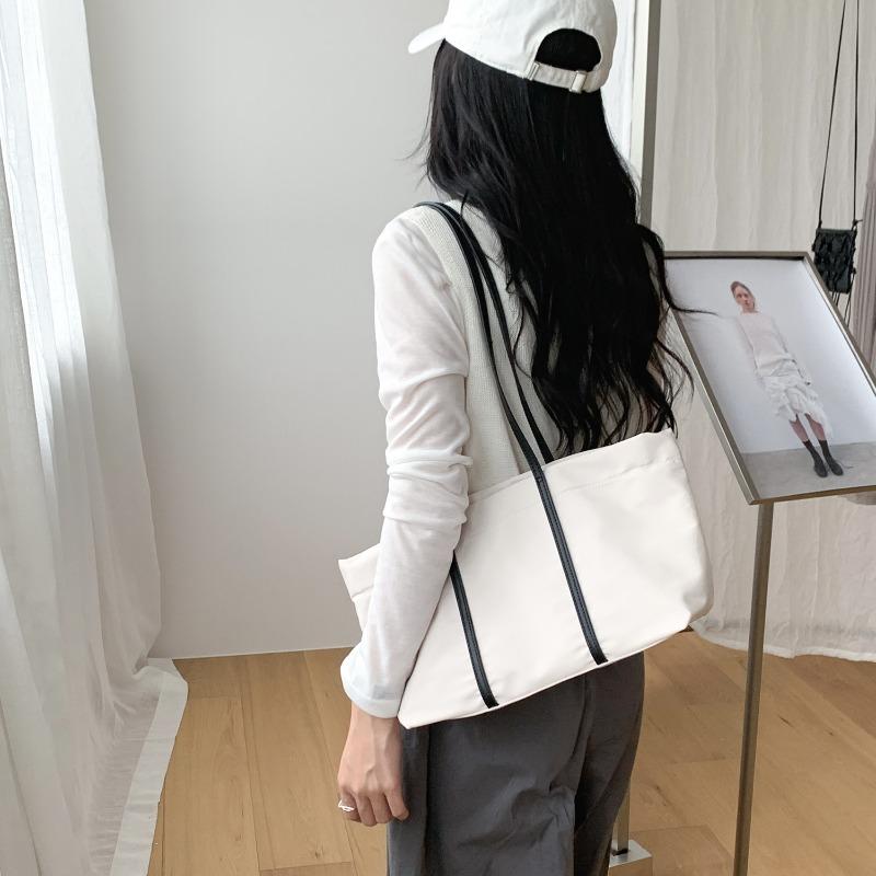 New Nylon Commuter Tote Bag Large Capacity Splicing Underarm Shoulder Bag Fashionable Casual Big Bag Women
