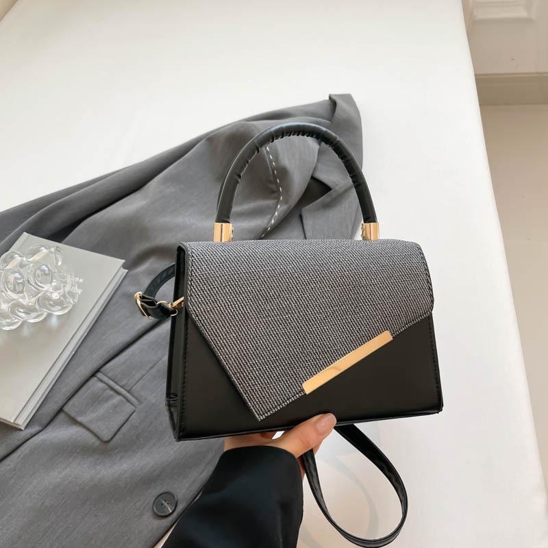 

Luxury Light Splicing Contrasting Color Crossbody Bag With Magnetic Buckle чёрный