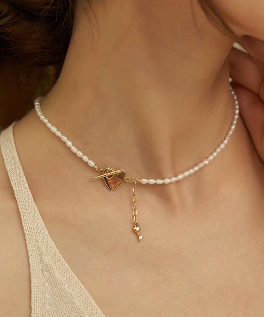 Tatiana Heart Toggle Key Point Pearl Necklace_Nz1102