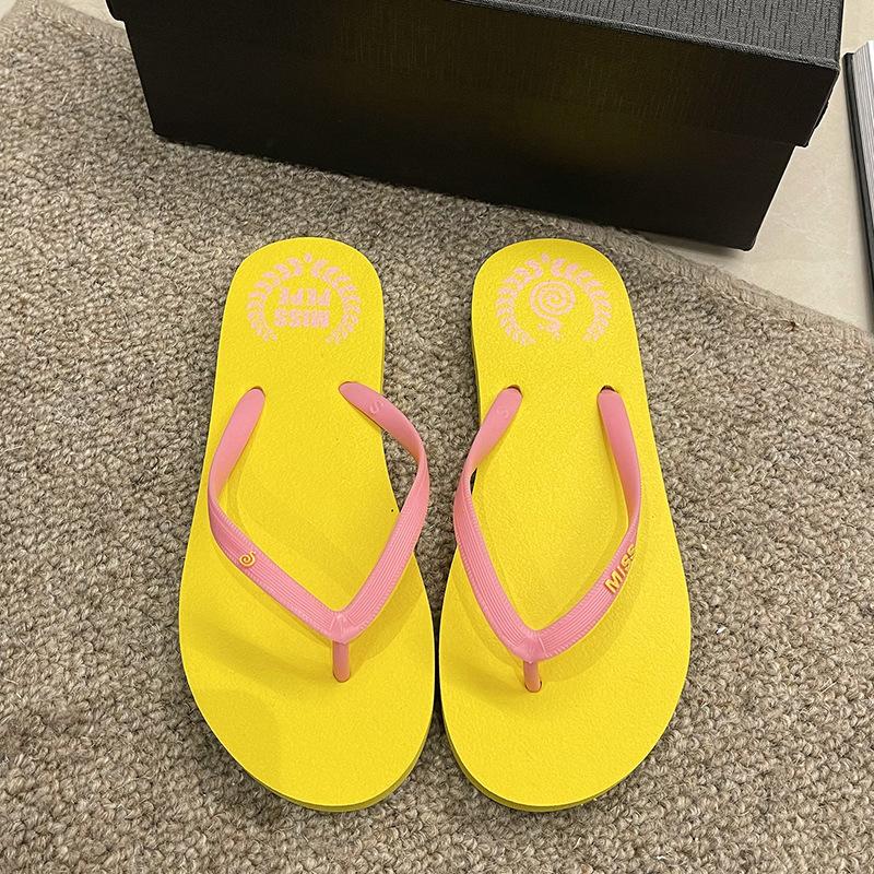 Simple flip-flops women's summer non-slip outer wear new cartoon flat-bottomed seaside beach cool slippers