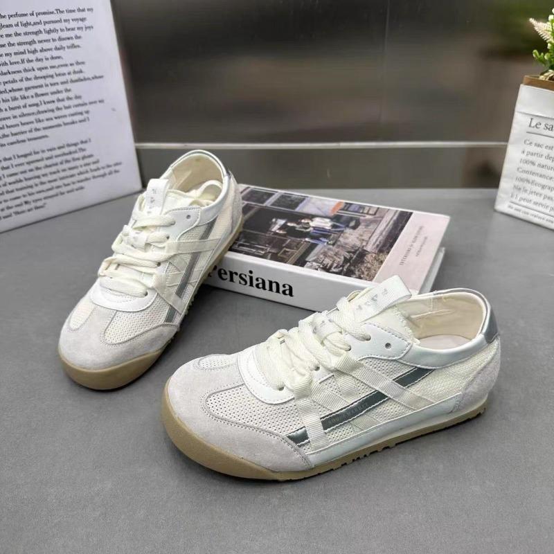 Mesh hollow breathable women's summer new casual net shoes show small feet and ultra-light sports