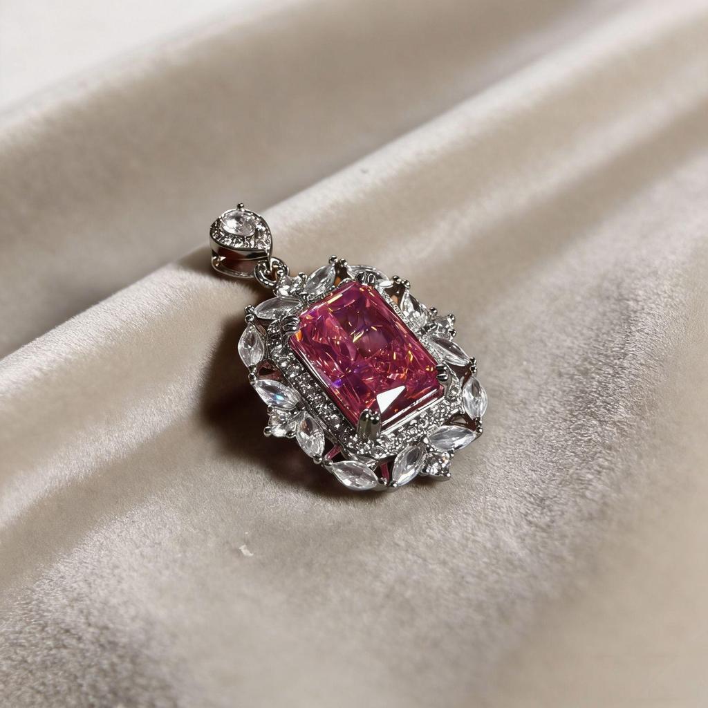 Gesi'en Luxury Ice Flower Pendant with Inlaid Pink Zircon