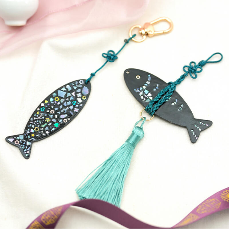 Fish Keychain Made with Traditional Knots and Mother-of-pearl - 1-person Set