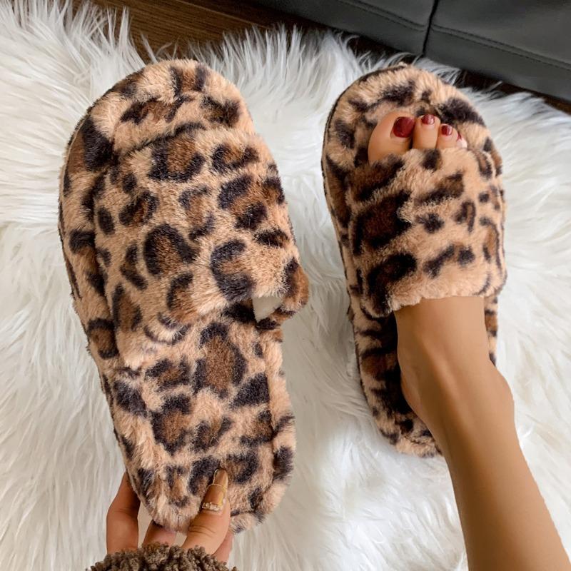 Modne Luksusowe Kapcie z Futra Leoparda Damskie Buty na Wysokiej Platformie Damskie Markowe Design Pluszowe Kapcie Outdoorowe