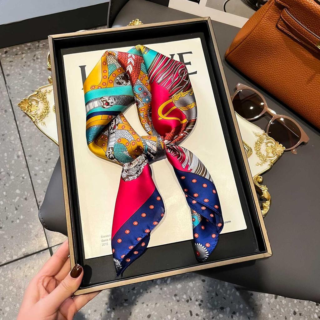 Silk scarf women's neck new scarf with coat 70 small square scarf scarf mother high-end scarf
