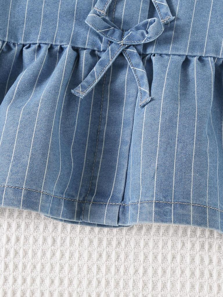 Two-piece Set for Girls: Sleeveless Top with Bow and Lace Design, and Slimming Retro Blue and White Striped Denim Shorts.
