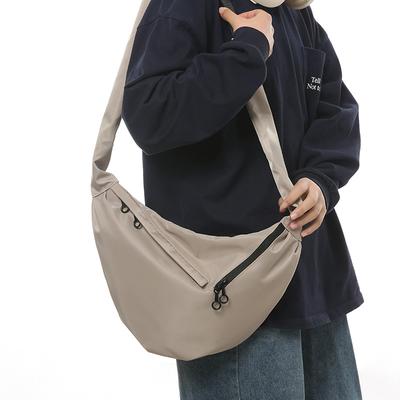 Trend Fashion Simple Sports Style Dumpling Bag Men and Women Versatile Commuter Nylon Messenger Bag Bag