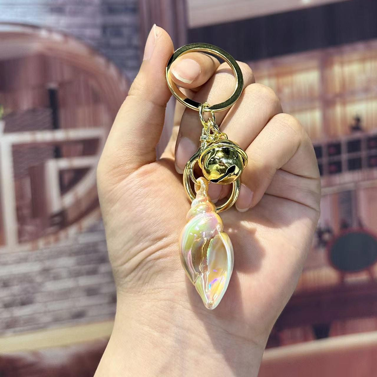 

Очаровательный автомобильный брелок в виде ракушки - милый мультяшный кулон для пар