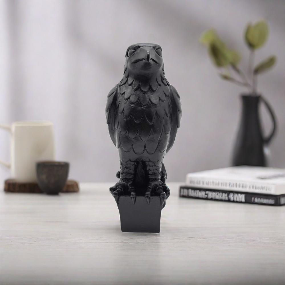 Retro Hawk Desk Ornament Resin Crafts Animal Sculpture Black Eagle Statue Home Office Garden Decor