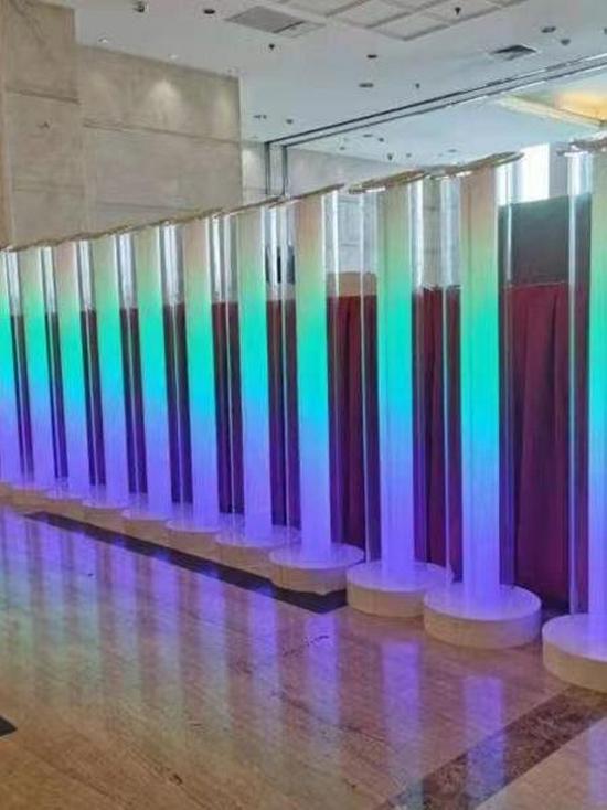 Светящиеся акриловые столбы с отпечатками рук для праздничных мероприятий