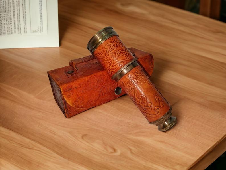Antique Brass Decor Spyglass, Handheld Telescope with Leather Box for Adventure, Monocular Nautical Decor for Gift Giving, Christmas Gift