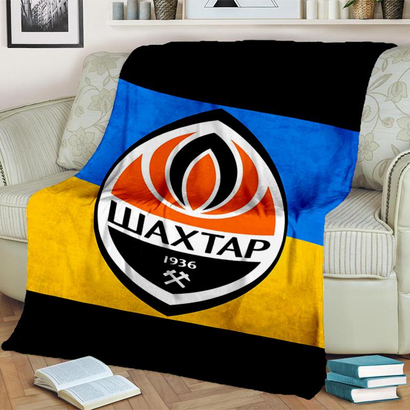 Shakhtar Donetsk Crest Design Blanket Suitable for Sofas, Beds, Offices, And Camping - Perfect Gift for Halloween Christmas