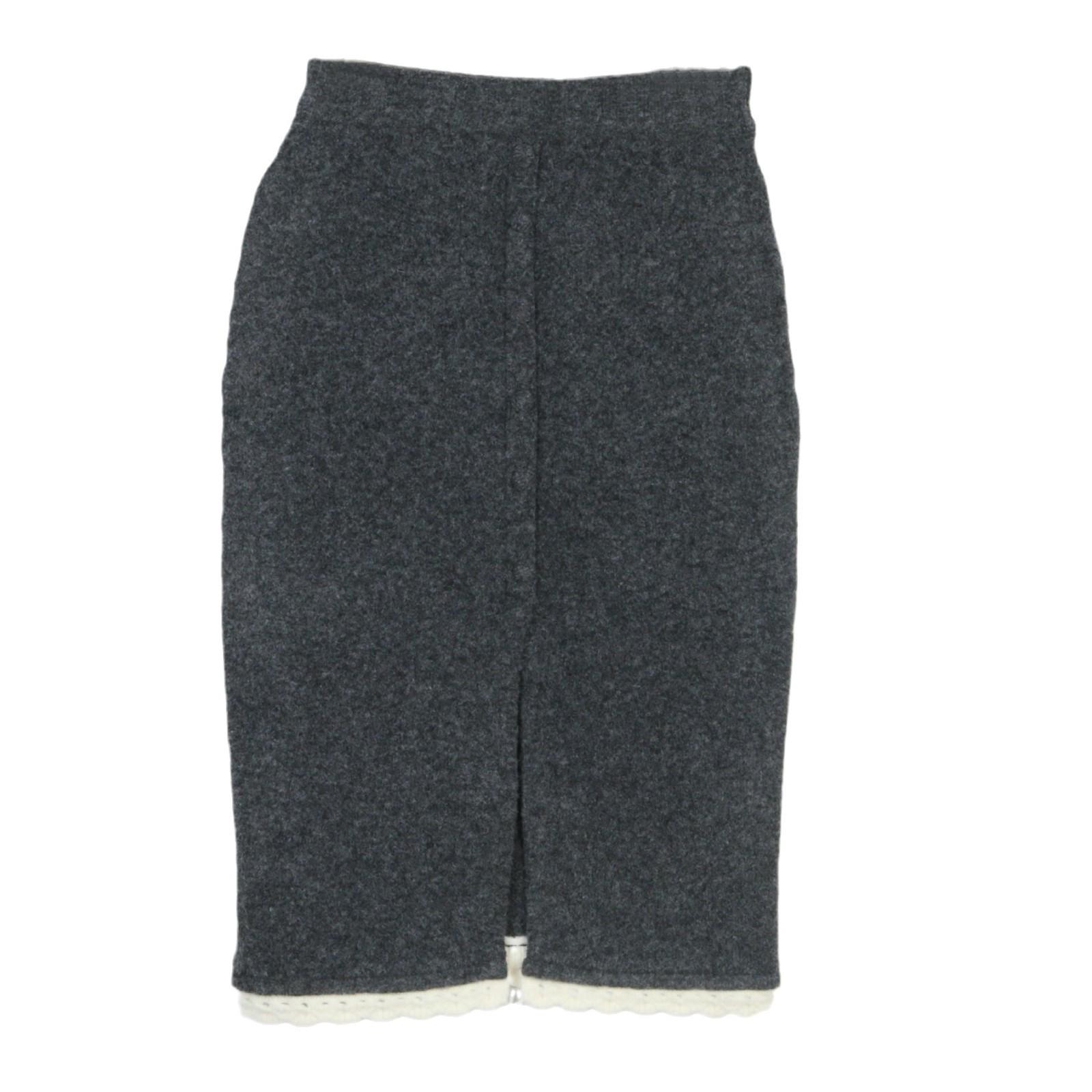 

Элегантный французский свитер и юбка La Fei Jia Mu с бисером и воротником Питер Пэн M