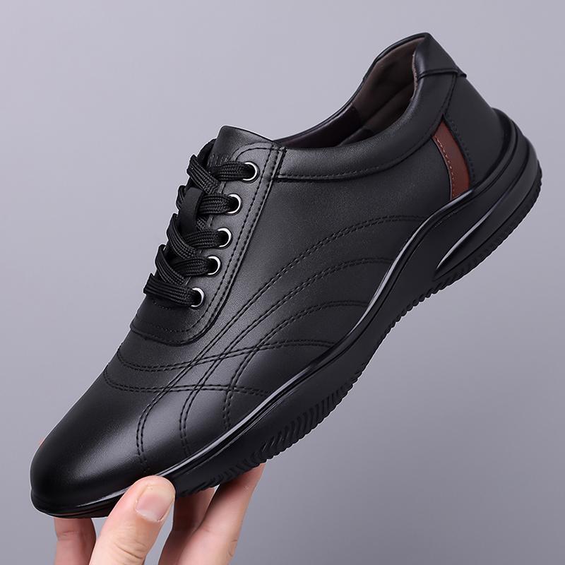 Summer New Men Fashionable Lightweight Casual Soft Soled Leather Shoes Brand Outdoor Men Hollow Breathable Lace Up Sports Shoes
