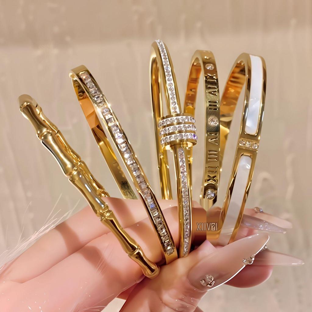 Women's High-End Starry Sky Silver Titanium Steel Bracelet - Versatile, Fade-Resistant, Full Diamond Stainless Steel Plain Band.