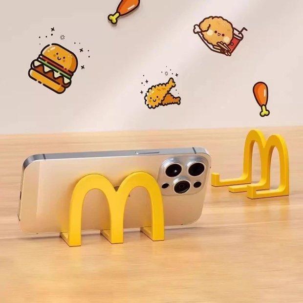 

M-shaped McDonald s Desktop Ornament: Multifunctional Stand for Students