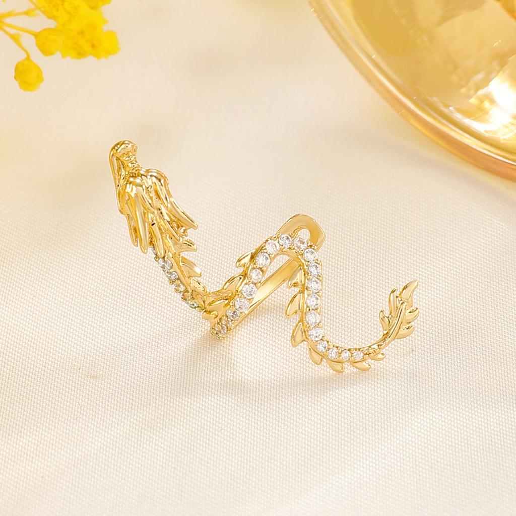 Dragon Shape Ear Clip Exquisite Earrings for Women and Men Clip On Earrings Crystal Dragon Ear Cuff Ornament for Daily